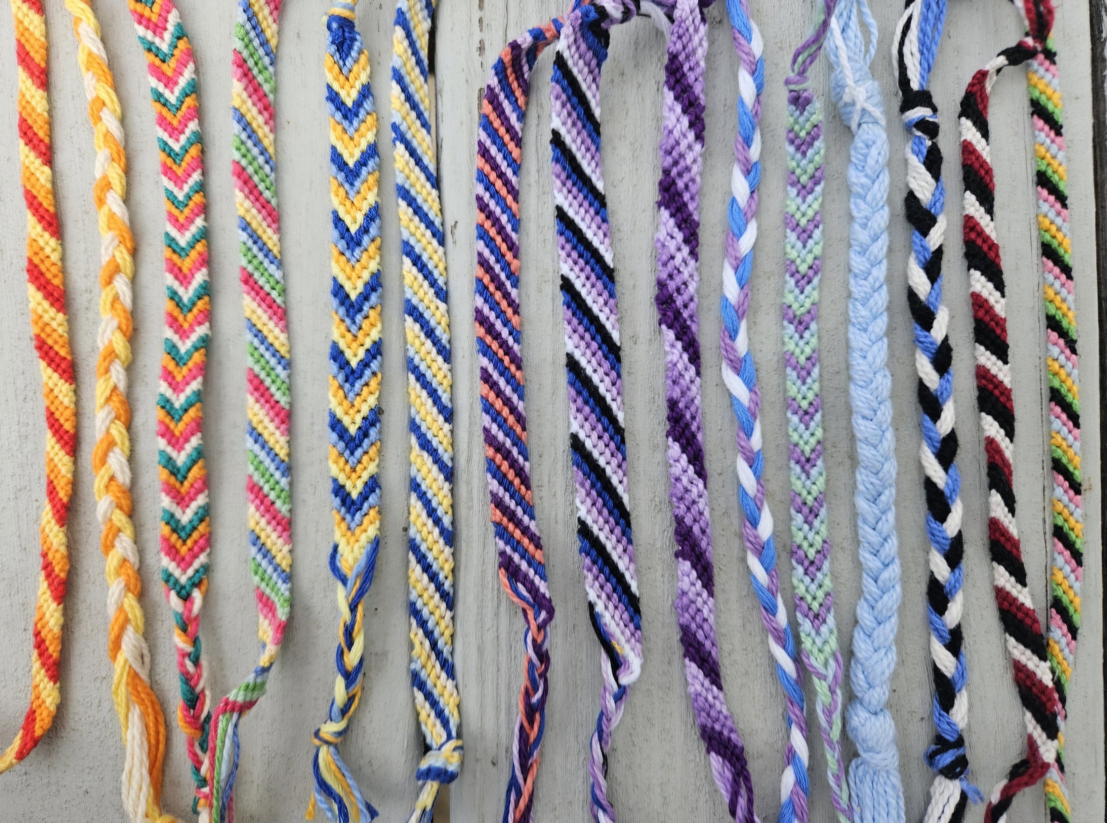 Yarn Friendship Bracelets | Endless Summer Styles
